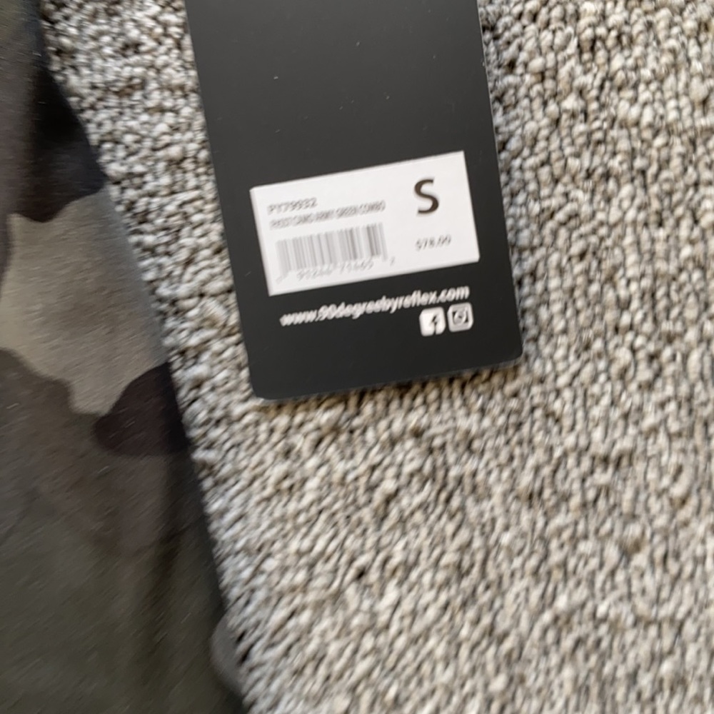 New 90 degrees Camo leggings - Picture 4 of 5